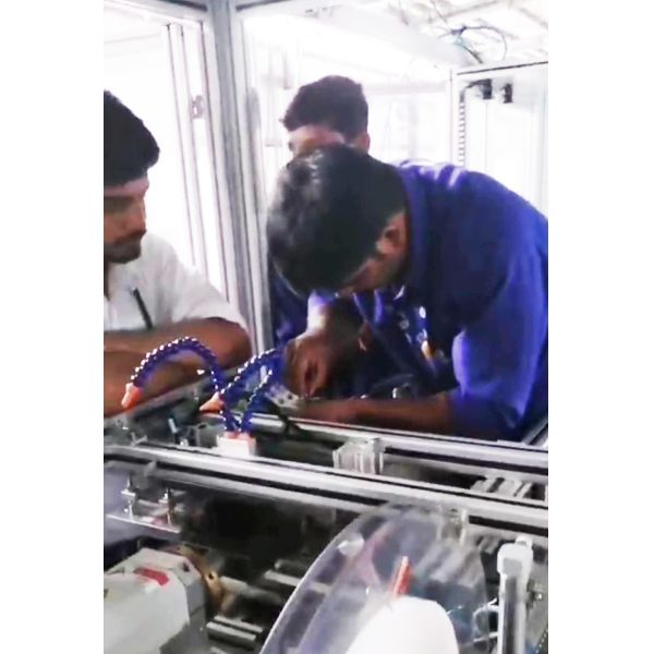 220V 100 kg Servo horizontal machine de soudage à chaud de plaque avec une garantie d'un an