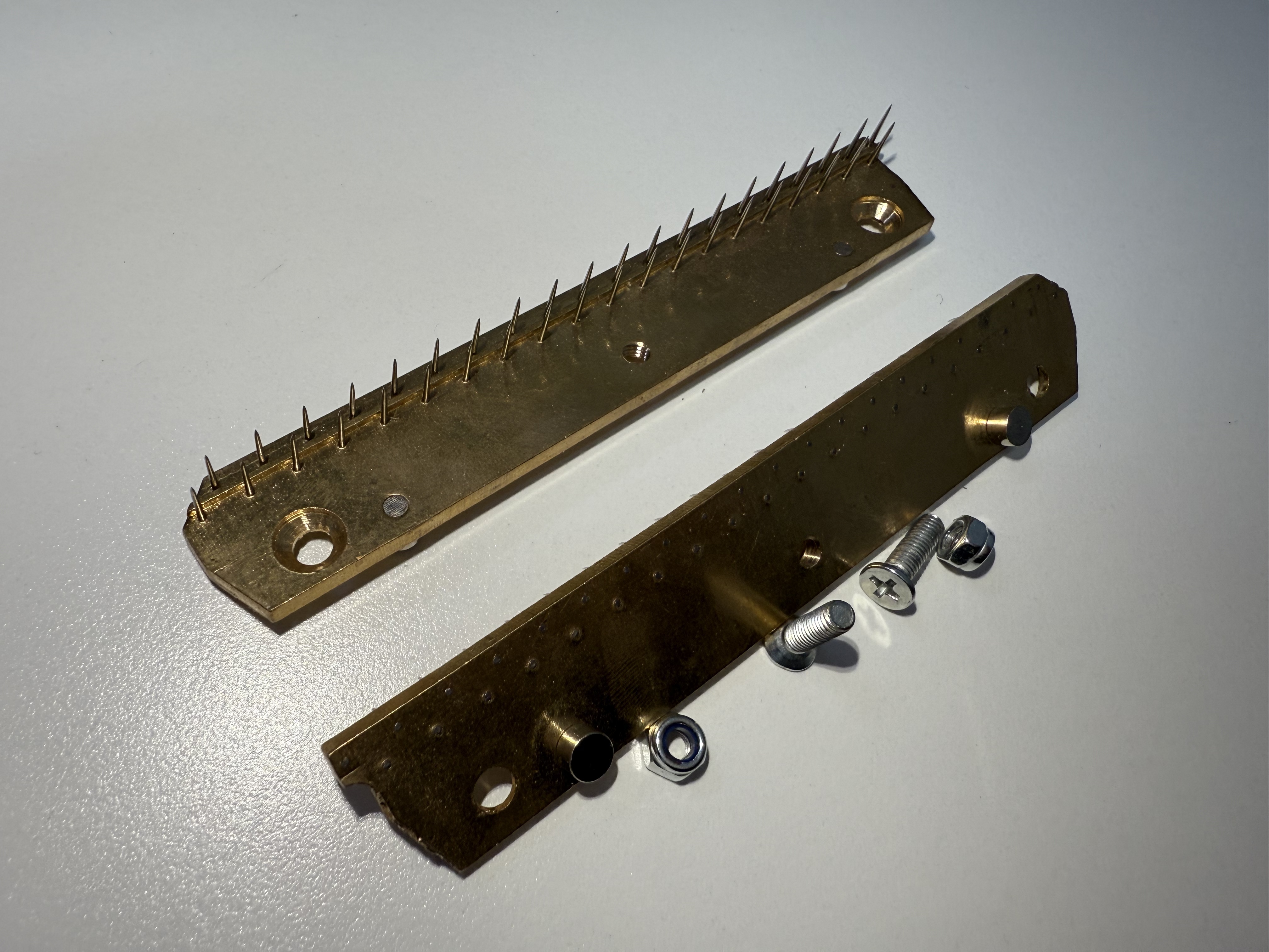 Stenter Machine Parts Pin Plate 40pins Copper Plate Carbon Steel Needle 96mm Center Distance Without Nickel Plating