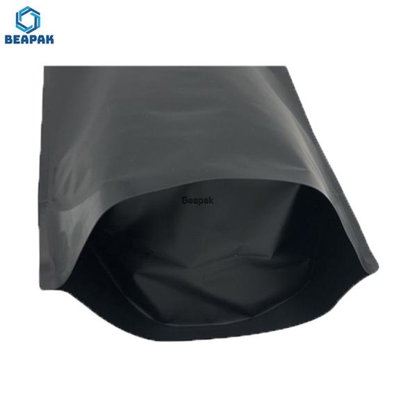 Mats noirs de Doypack de tirette courante de papier aluminium tiennent la poche