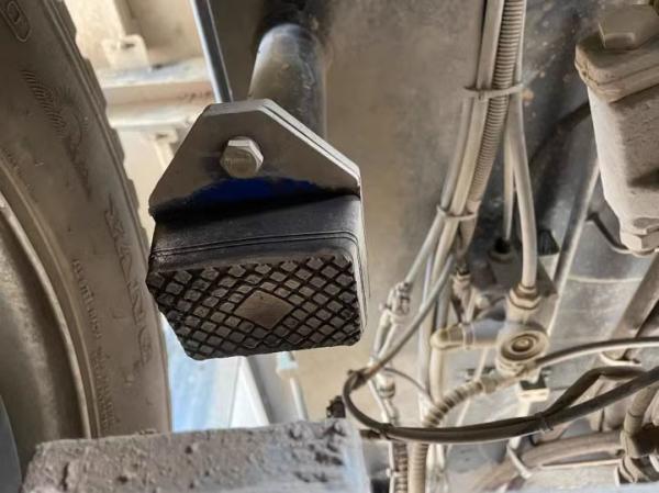 Shacman Crane Chassis Suspension Damping Pad Suspension Damping Block Shacman Original Steel Plate Limit Damping Pad