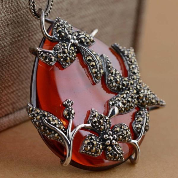 Sterling Silver Vintage Red Agate Marcasite Charm Pendant Necklace (N808070)