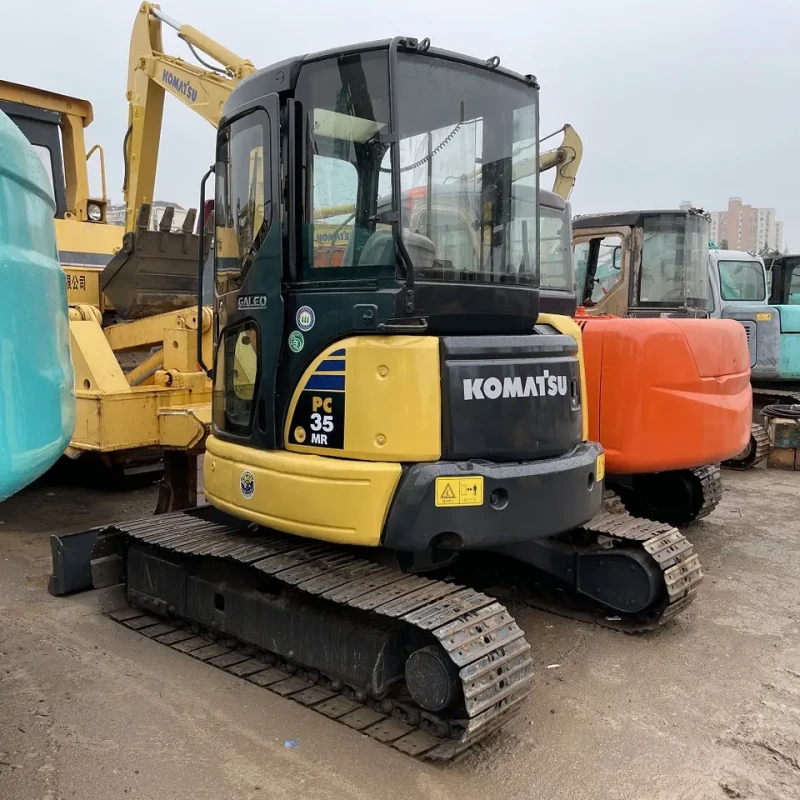 Japanese Used 3 Ton Mini Excavator PC30 PC40 PC55 Machine Weight 4000 kg in Japan