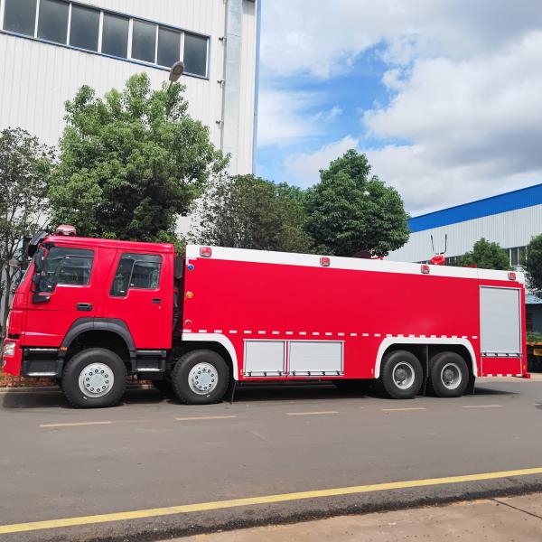 Howo 430hp 24000liter Foam Water Tanker Fire Truck For Industrial Fires / Airport Rescue