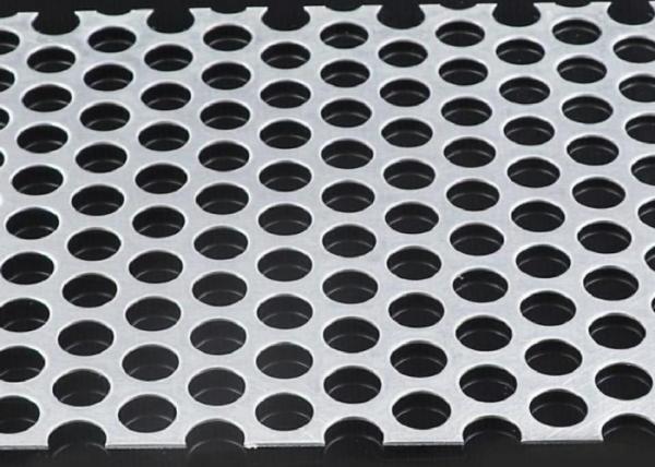 Passo quadrado Mesh Sheet perfurado de aço inoxidável do furo redondo 1.0mm R4.5 U15