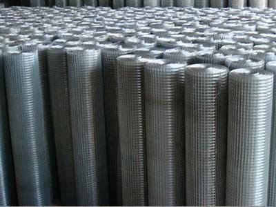 Hot Dipped Galvanized Metal Wire Mesh , Fencing Welded Wire Cloth 0.9 X 30 M Roll