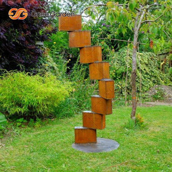 Thickness 5-8mm Metal Large Rusty Garden Sculpture Handmade Garden Landscape