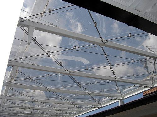Venlo Galvanized Steel Pipe Greenhouse with Tower Garden and Optimal Shading System