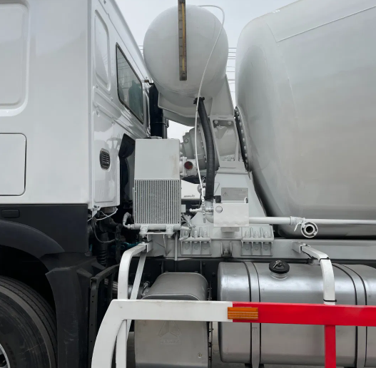 Подержанный HOWO 6X4 12 М3 Бетонный смеситель