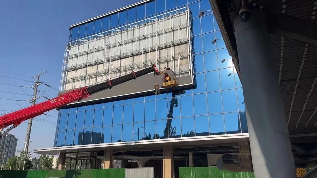 10000 Nit Ultra Bright Advertising Outdoor LED Display Screen For Extreme Climates