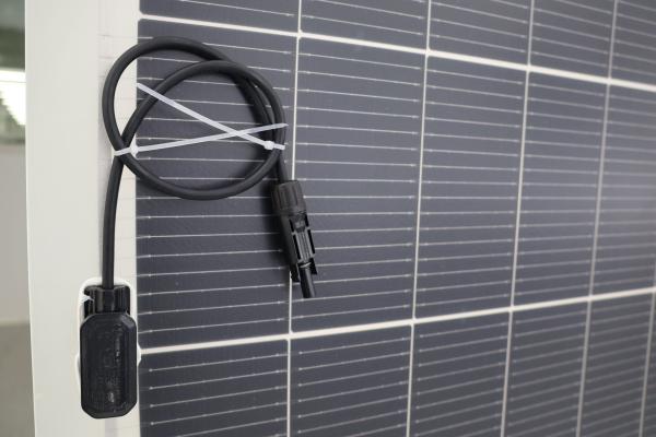 Portable Soft 120W 12V Semi Flexible Silicon Solar Cells within Package Size 165.00cm * 45.00cm * 0.30cm