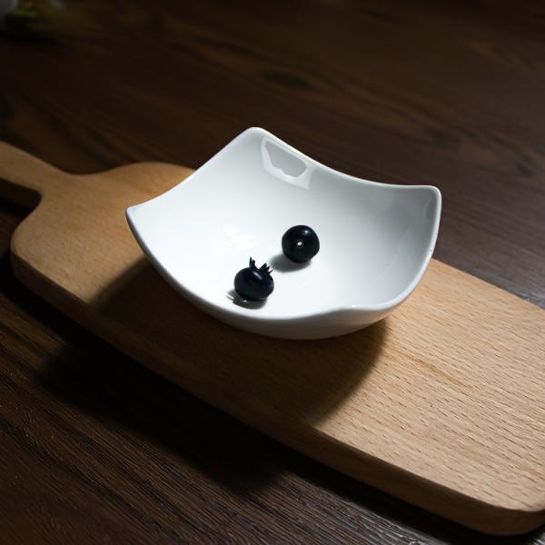 Fashionable Tableware Accessories White Ceramic Single Flavor Plate