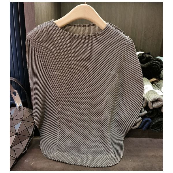 Women's Loose-Fitting Batwing Sleeve T-Shirt for Spring Summer Casual New Solid Color Dragon Scale Design