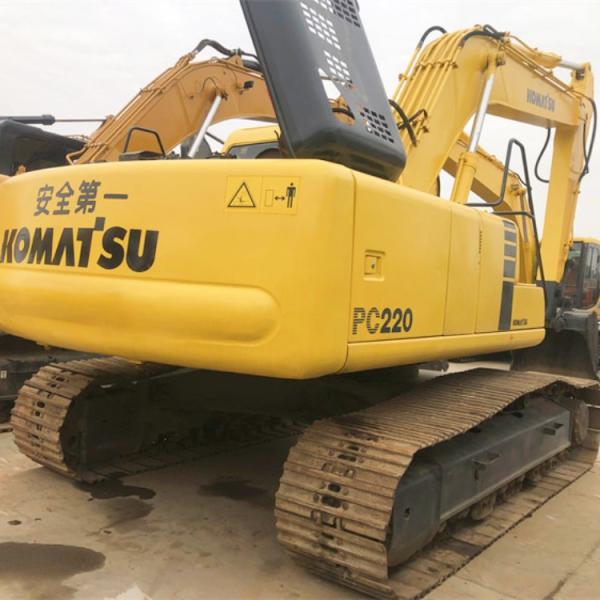 Komatsu PC 220-6 en buenas condiciones con piezas de Japón Modelo 2020 y potencia de 118 kW