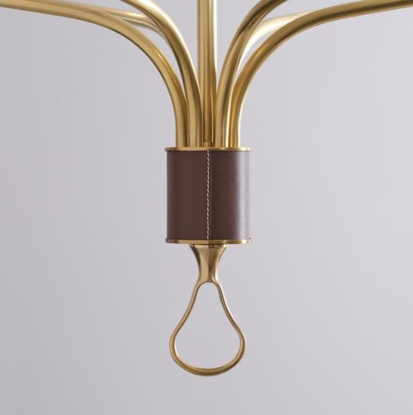 AL 5006 Griffin Grande Tail Chandelier 26.5  Hauteur Griffin Large Staggered Tail Chandelier