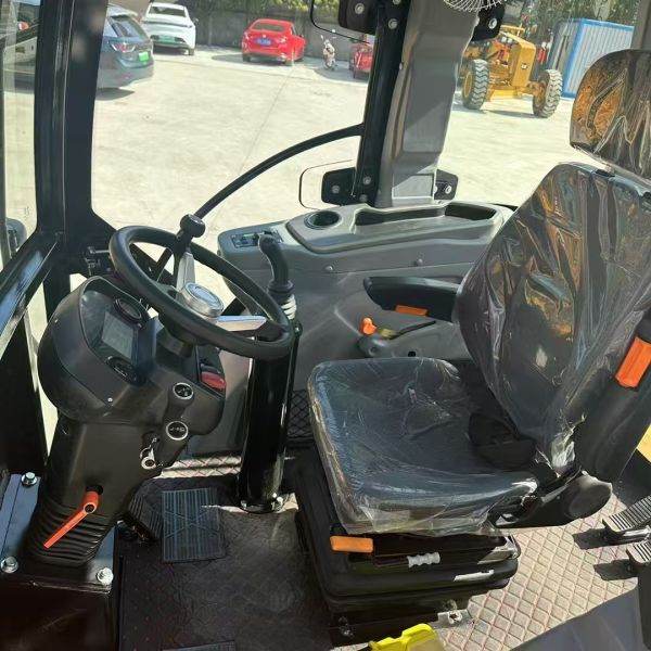 Cat420F backhoe loader, suitable for construction, municipal engineering,agriculture