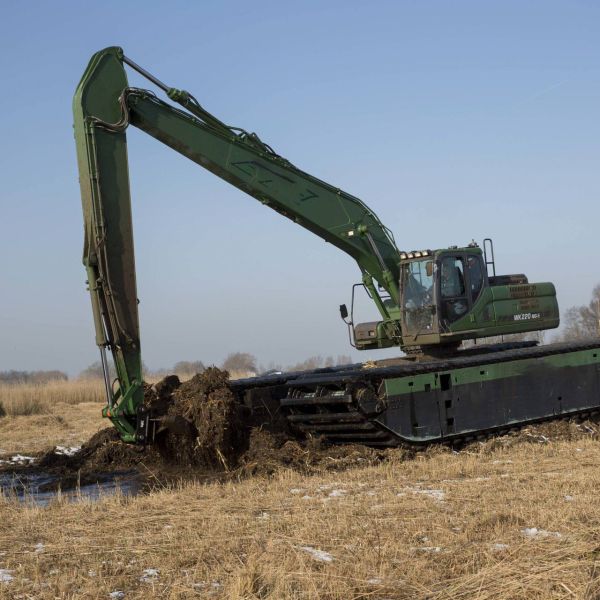 4000mm Maximum Excavation Height Amphibious Excavator with 750mm Track Shoe Width and 4.2m Digging Arm