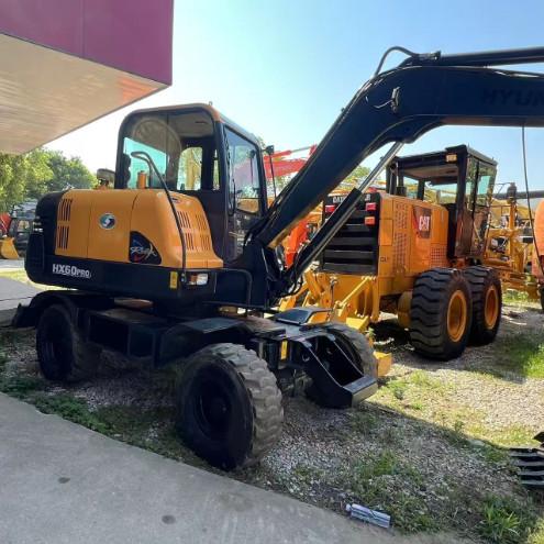 Second-hand Hyundai 60 Wheeled Excavator 6000kg Operating Weight
