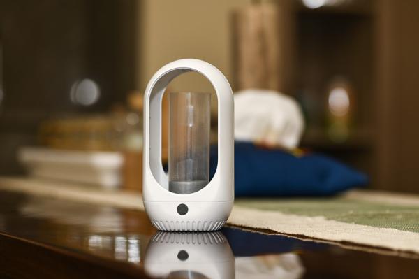 Effective 1L Capacity USB Charging UV Sticky Mosquito Killer Lamp Insect Moth Bug Trap for Indoor Pest Control