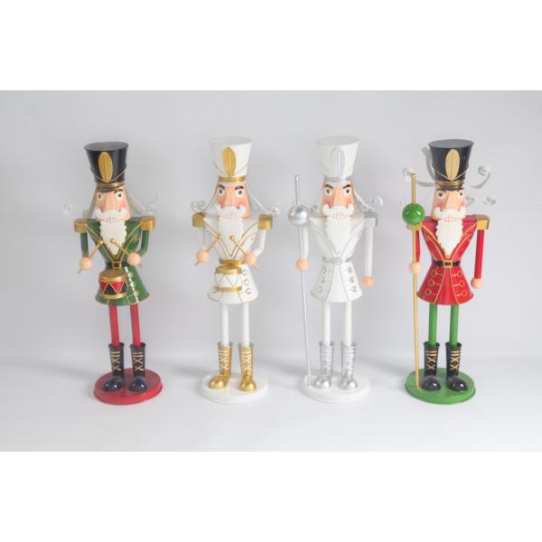 Handcrafted Modern Metal Christmas Decorations Festive Theme In Red Green / White