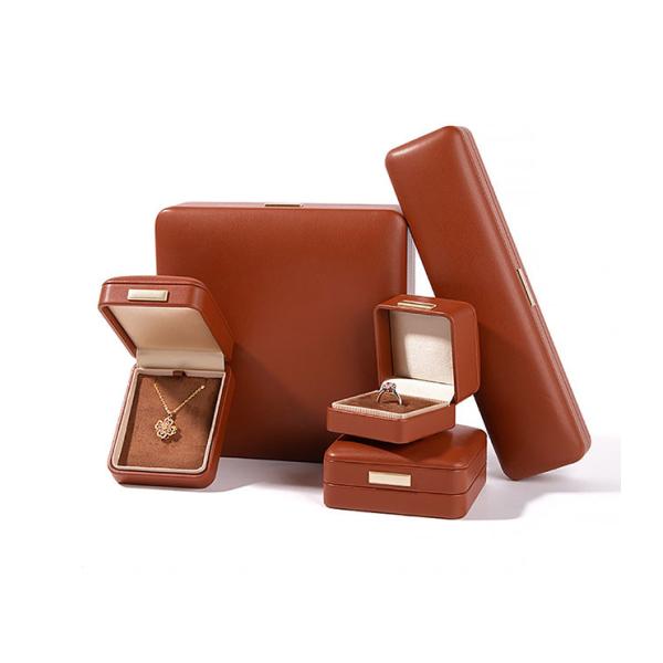 Caja de embalaje de joyas de cuero PU marrón Caja de regalo de almacenamiento de joyas elegantes