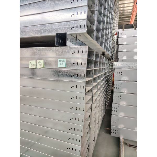 Corrosion Resistant Hot-Dip Galvanized Cable Tray, Custom Sizes Available for Indoor & Outdoor Applications