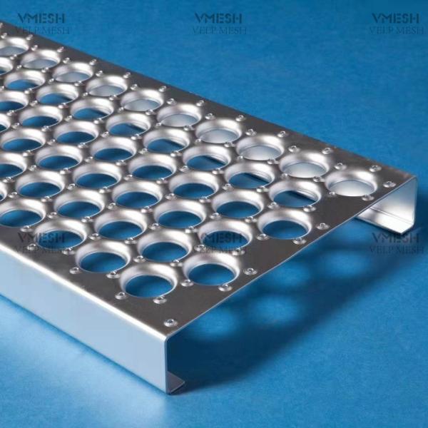 Galvanisée à chaud Perf O Grip Grating 2-4m en aluminium en acier inoxydable