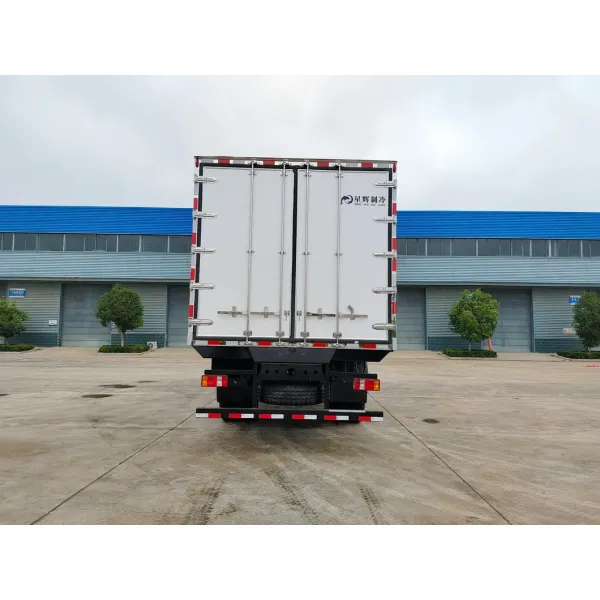 Sinotruk 20t Refrigerated Truck for Fresh Seafood Delivery