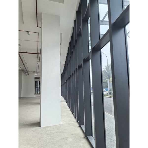 Sistema de muro cortina de fachada arquitectónica comercial moderna con montantes