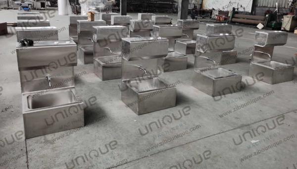 Equipamento industrial de limpeza de botas / Processo de limpeza com água fria / Lavadora de botas agrícolas