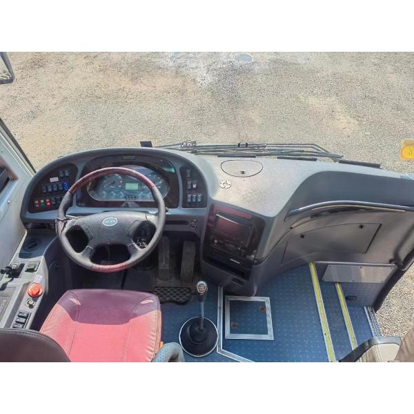 2015 Year 35 Seater Used KLQ6898 Coach Bus LHD Steering Diesel Engine Long Distance Transportation