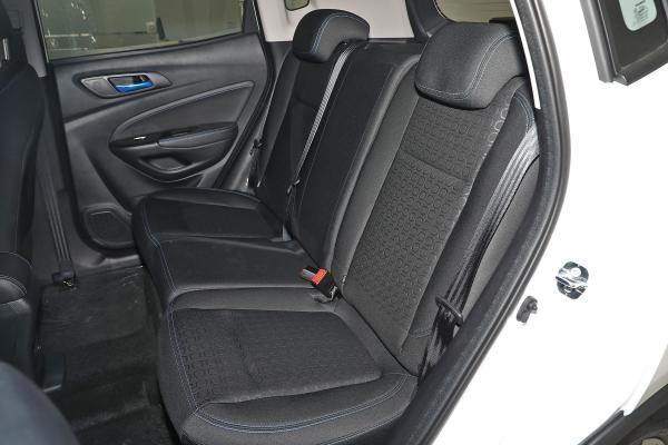 5 Seater Sedan Changan CS15 15L Changan Automotive Electric Car Euro 6