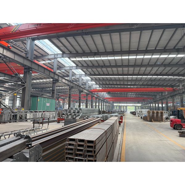 High Strength Long Span Fabricated Steel Structure Workshop With Overhead Crane System