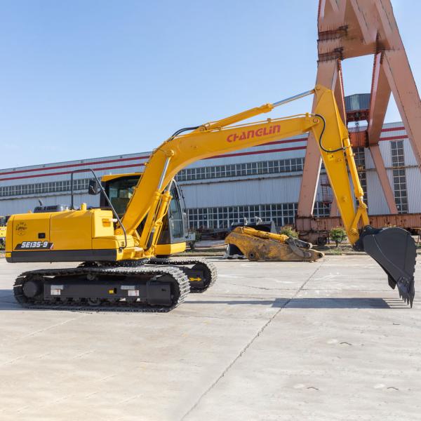 長腕掘削機 ZG135S エルゴノミックなデザイン 広々とした運転スペース