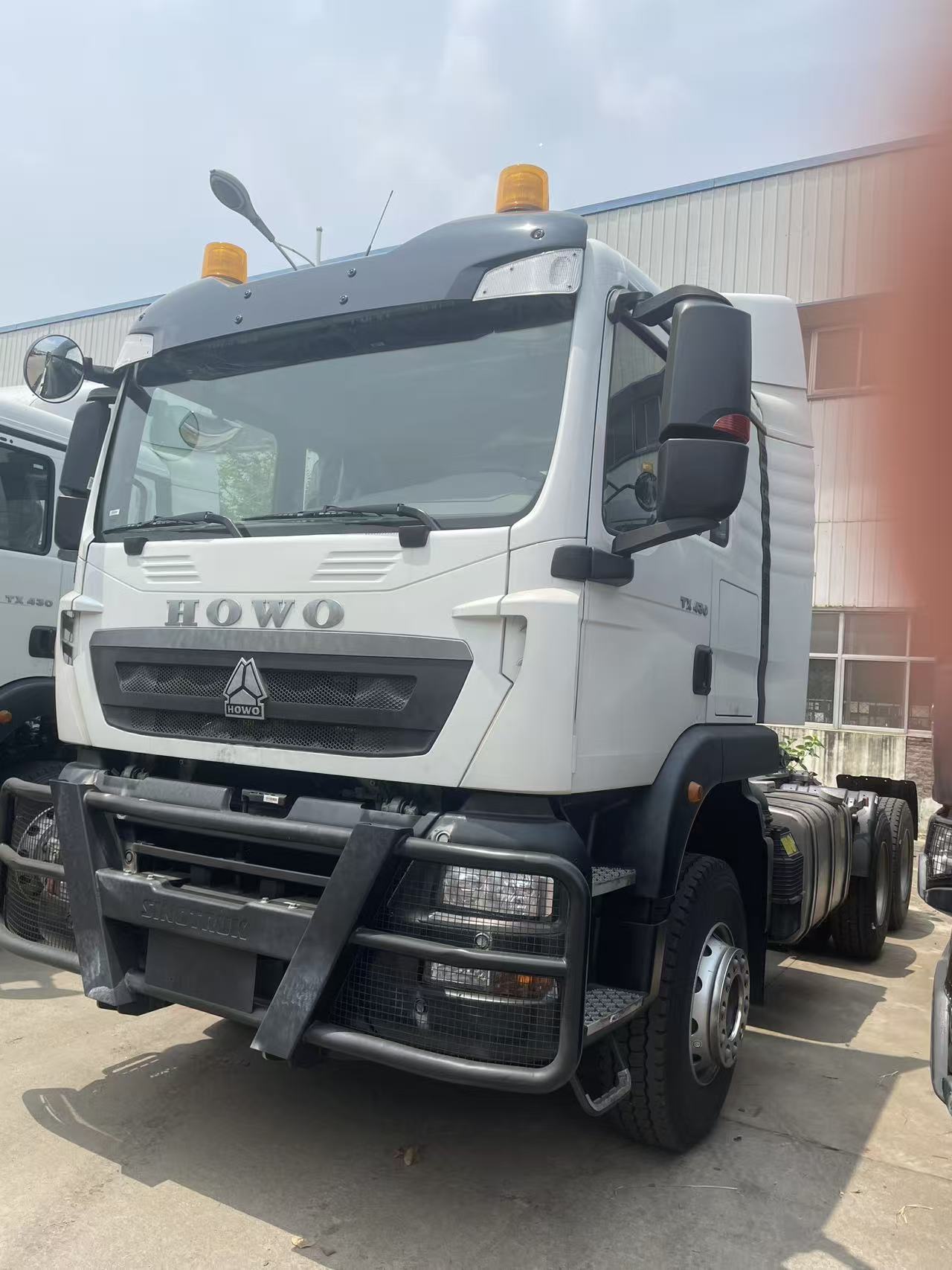 Diesel Power Type Tractor Truck Powered by WP12S430E201 Engine Designed for Freight Operations and Long Distance Hauling