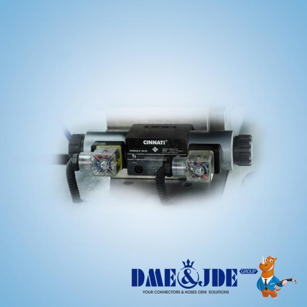Compact  Hose Assembly Equipment Hose Crimper For Large Irregular Shape Pipes