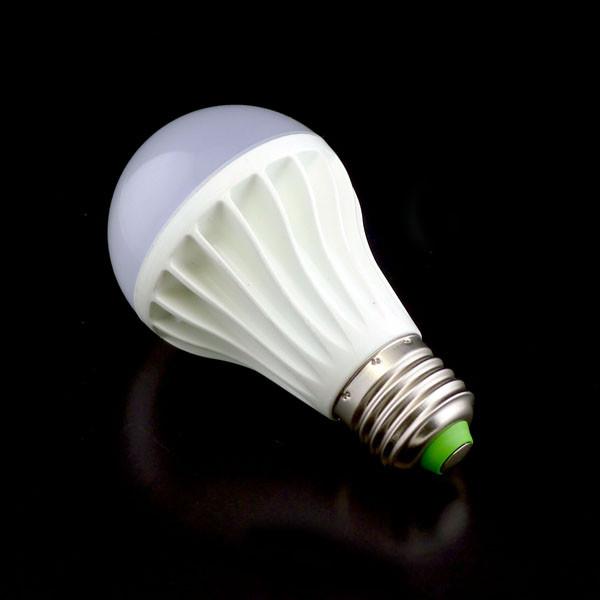 10W Energy Saving Light Colour E27 LED Bulb for Factories, Shopping Malls