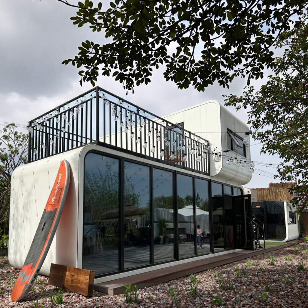 Apple Mobile Homestay Ware Cabin Office & Outdoor Activities Board House in Scenic Area Made of Wooden & Steel Sandwich Panel