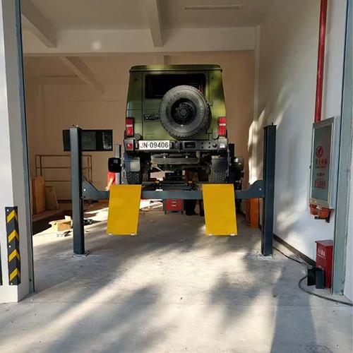 4000kg T440D Robust 4 Post Vehicle Lift For Heavy Vehicles Repair