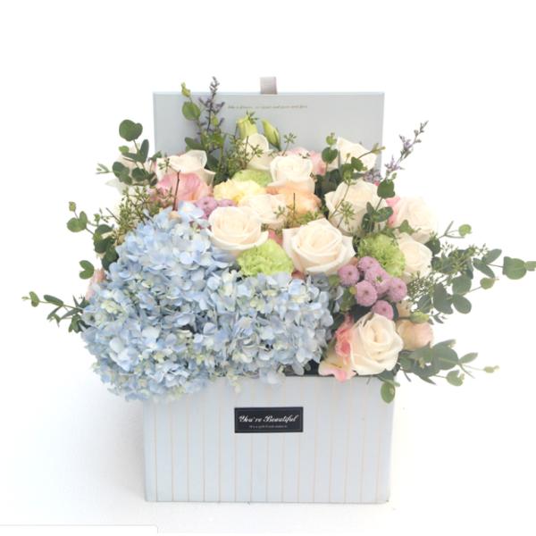 Square Folding Flower Gift Pink White Paperboard Box Carton Packaging Customized