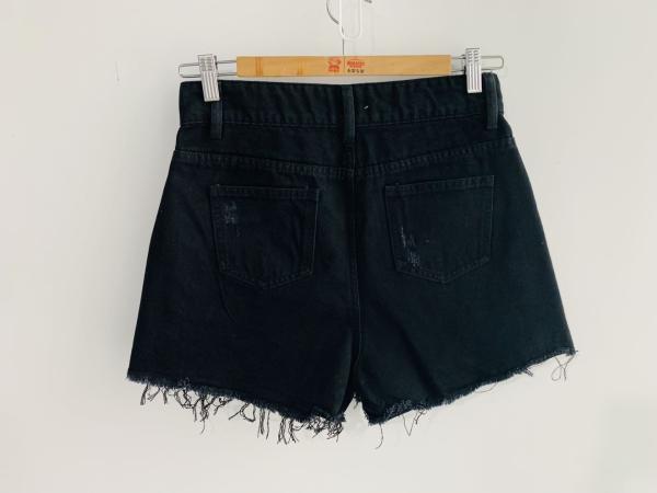 Soft Handfeel Thick Stitching Black Ladies Denim Shorts Rips And Frayed Hem