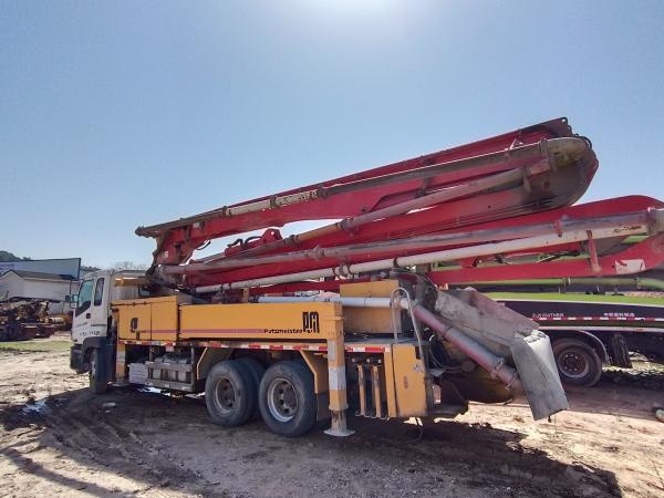 Putzmeister 38m Caminhão de bomba de concreto com segunda mão colocação de barra e bomba de betão