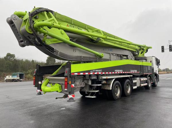 2020 Zoomlion utilisé 56m Mercedes-Benz châssis pompe à béton camion pompe à béton