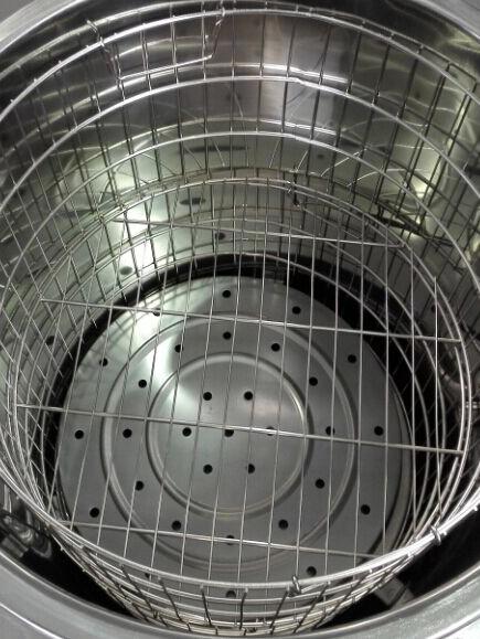 Prix d'un autoclave vertical en acier inoxydable à contrôle par micro-ordinateur de 120L