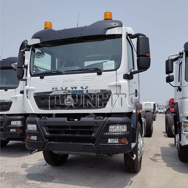 Châssis de camion de fret porte-voitures à plateau basculant Sinotruk HOWO TX 6X4 bon marché à vendre