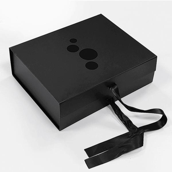 157g Art Paper Magnetic Packaging Box 2mm Cardboard Magnetic Gift Boxes With Ribbon