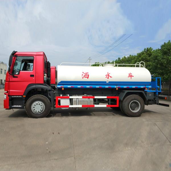 Sinotruk Brand 4x2 Liquid Tanker Truck Diesel Fuel Engine Manual Transmission