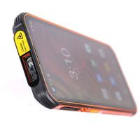 Le scanner de code à barres WiFi est un ordinateur portable PDA.