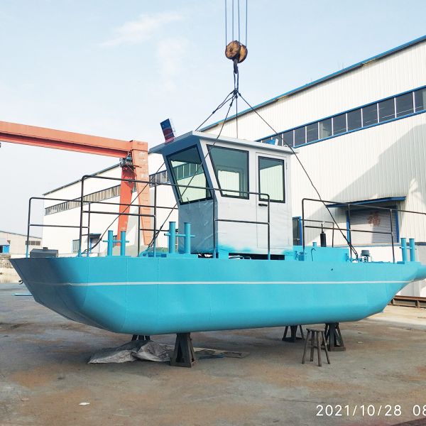 Hydraulic Multifunction Tug Boat with 600HP Power and 15.0m Length for Dredger Service