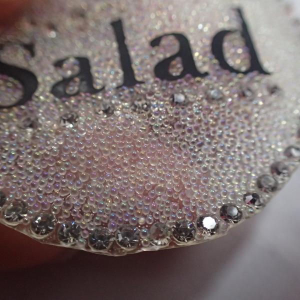 Изготовленный на заказ утюг диаманта на заплатах вышивки одежды фасонирует 3D большой логотип