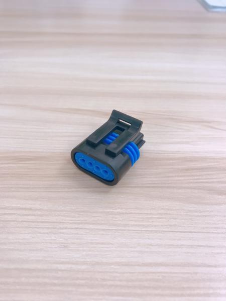 Eco - Friendly Waterproof Auto Wire Connectors 4 Pin Plastic Auto Housing